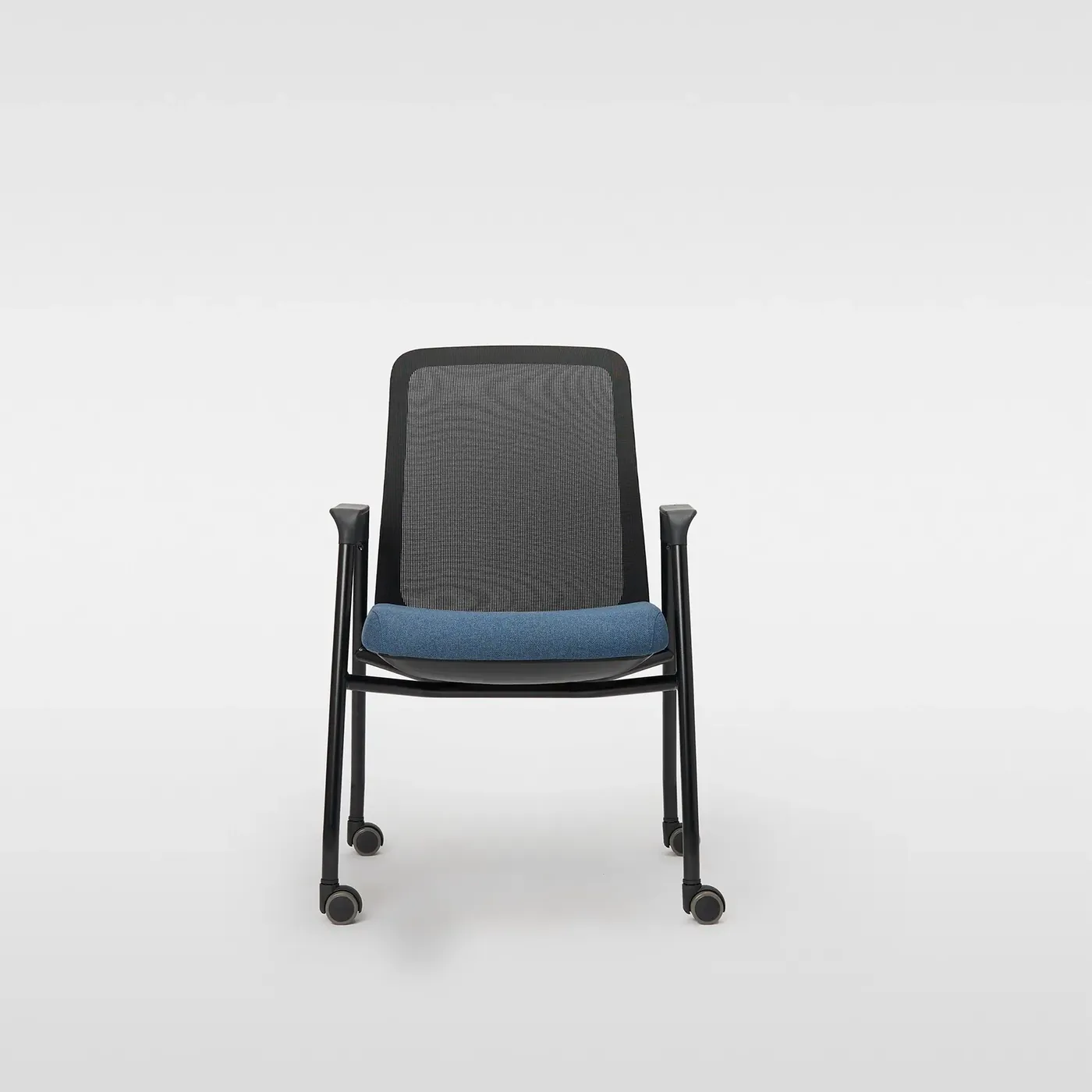 Training chair 04, front view